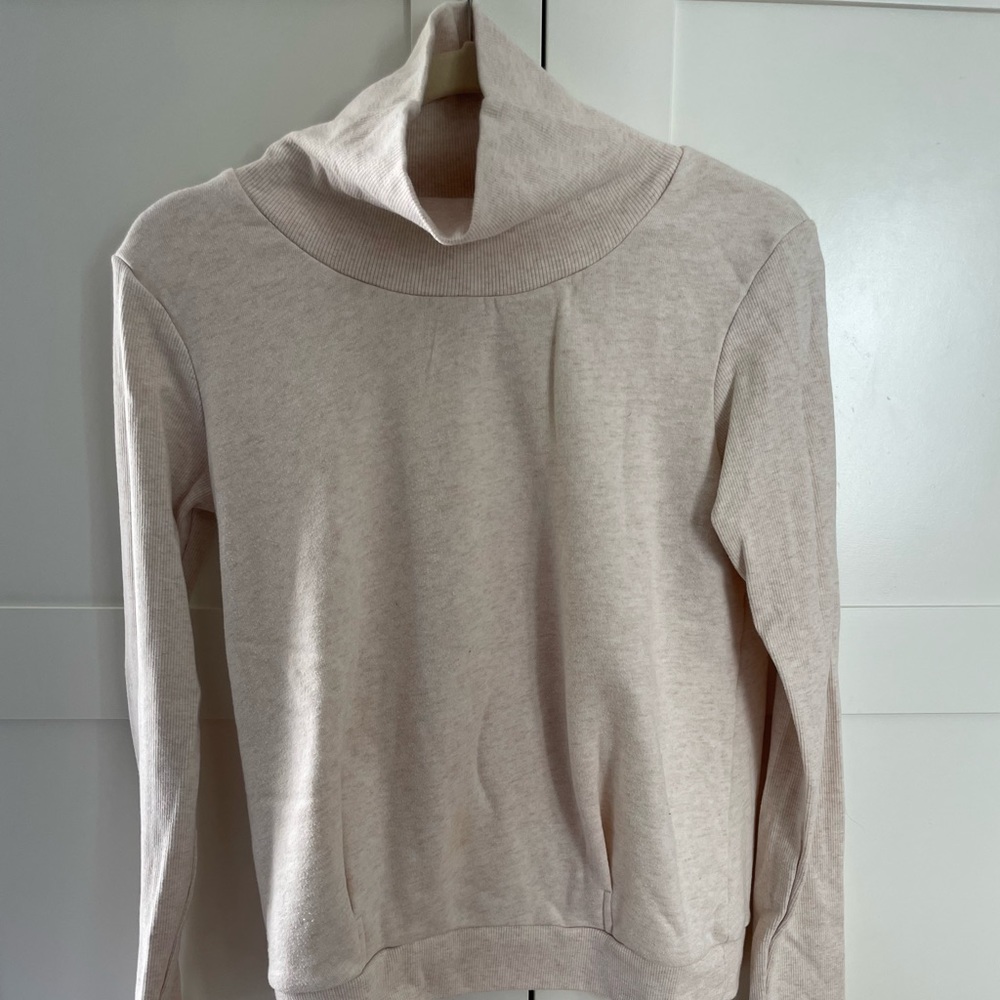 Alo sweatshirt.